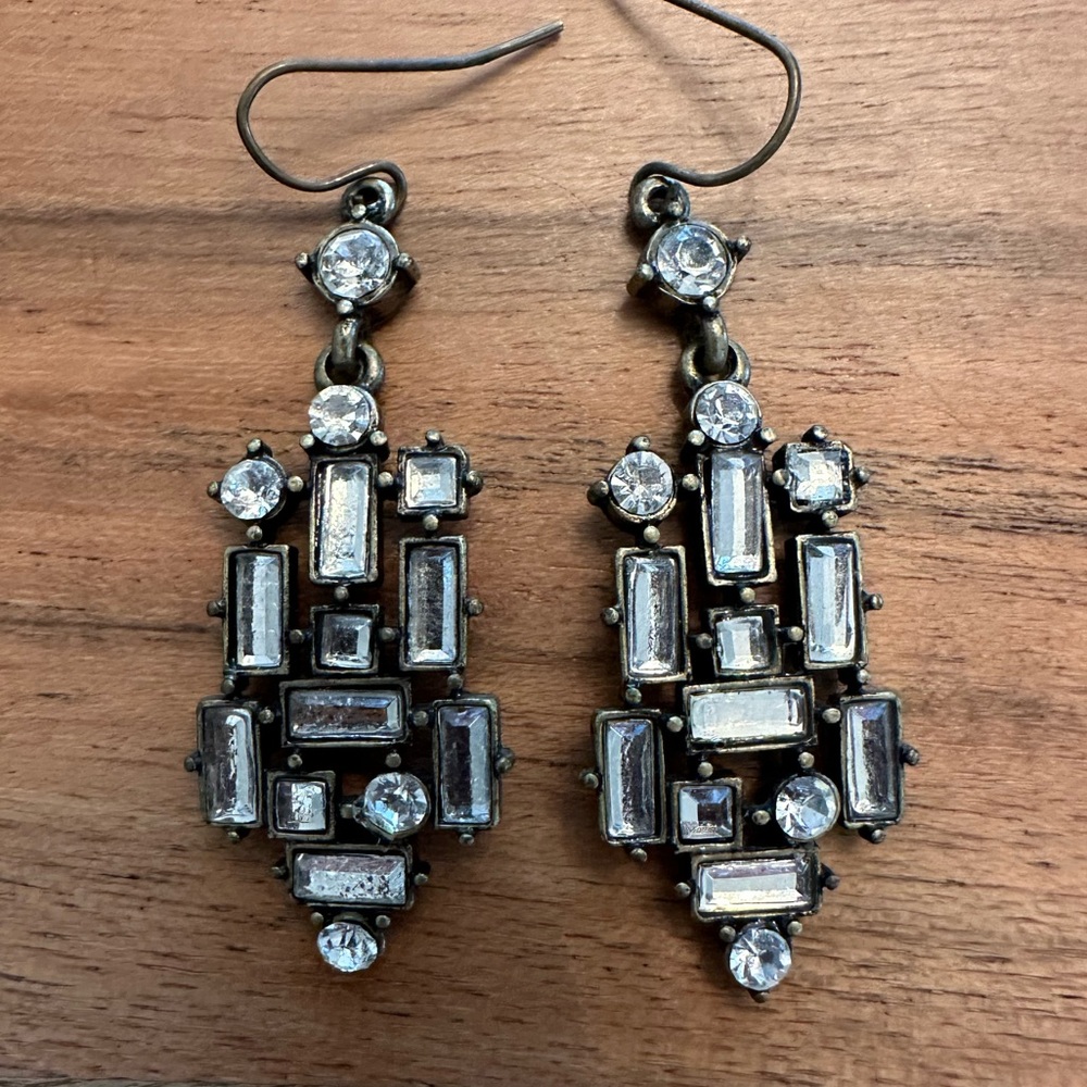 Beautiful rhinestone earrings - costume jewelry